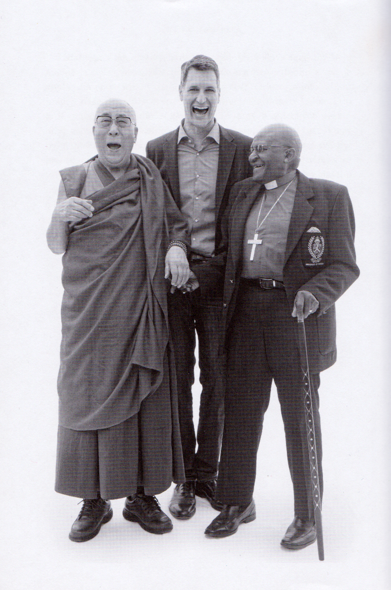 Dalajláma, arcibiskup Desmond Tutu, Douglas  Abrams